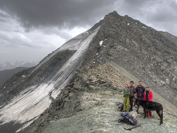 Kyrgyzstán, pohoří Ťan-Šan, sedlo Archa Tor, 3950 m.n.m., lezecká úroveň 1B, oslí prvovýstup dne 24.7. 2015, 9:23.